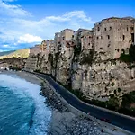 Couette-café La Dolce A Tropea