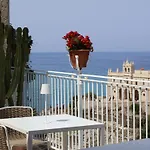 La Dolce A Couette-café Tropea