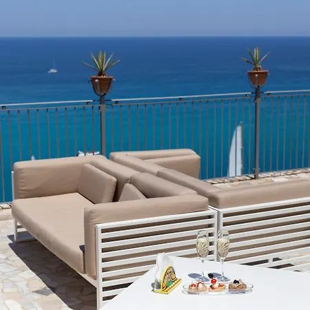 לינה וארוחת בוקר La Dolce A 4*