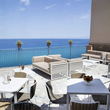 לינה וארוחת בוקר La Dolce A 4*